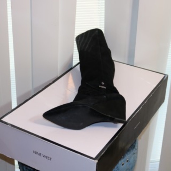 boots - Picture 2 of 4